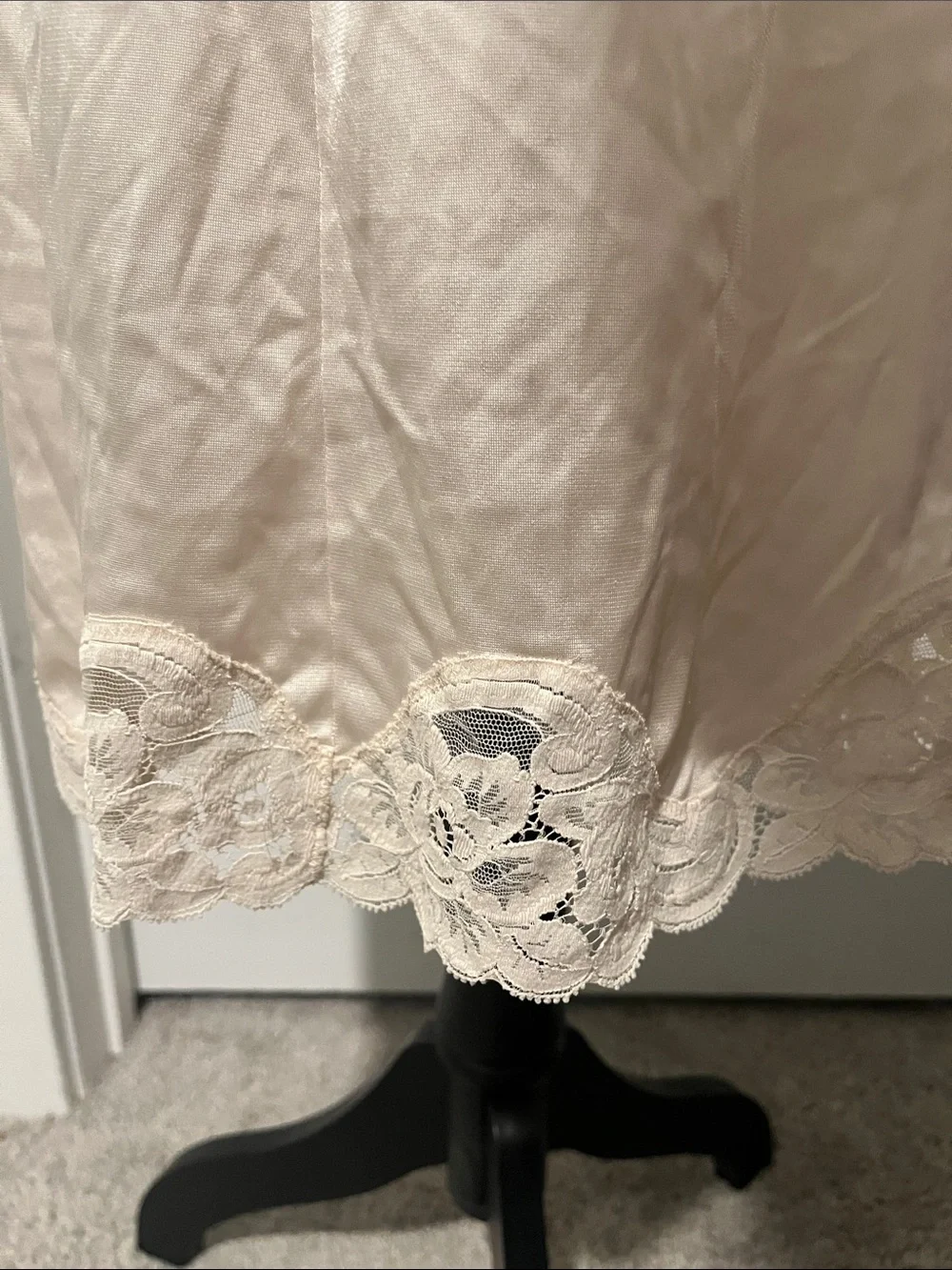 Vintage Vanity Fair Cream Lace-Trim Slip Dress Nightgown Feminine Cottagecore - Picture 5 of 10